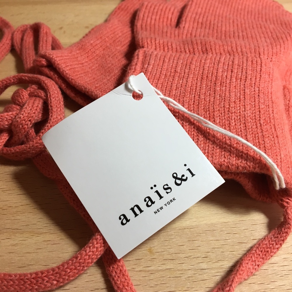Anais & I Coral Mittens